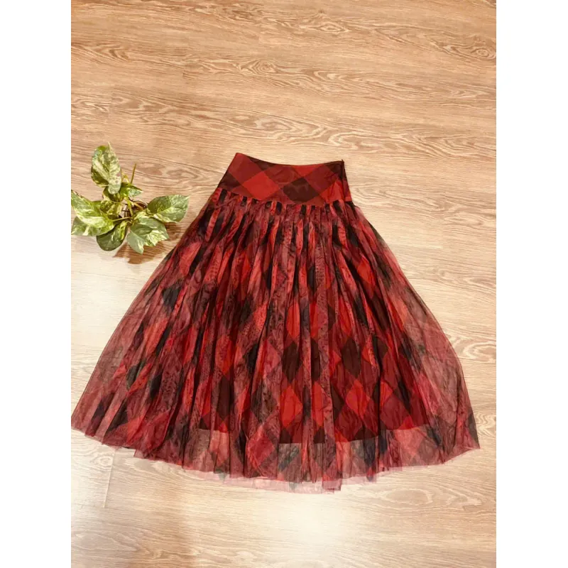 Em chân váy xoè nhẹ nhàng, nữ tính, bay bổng 960516