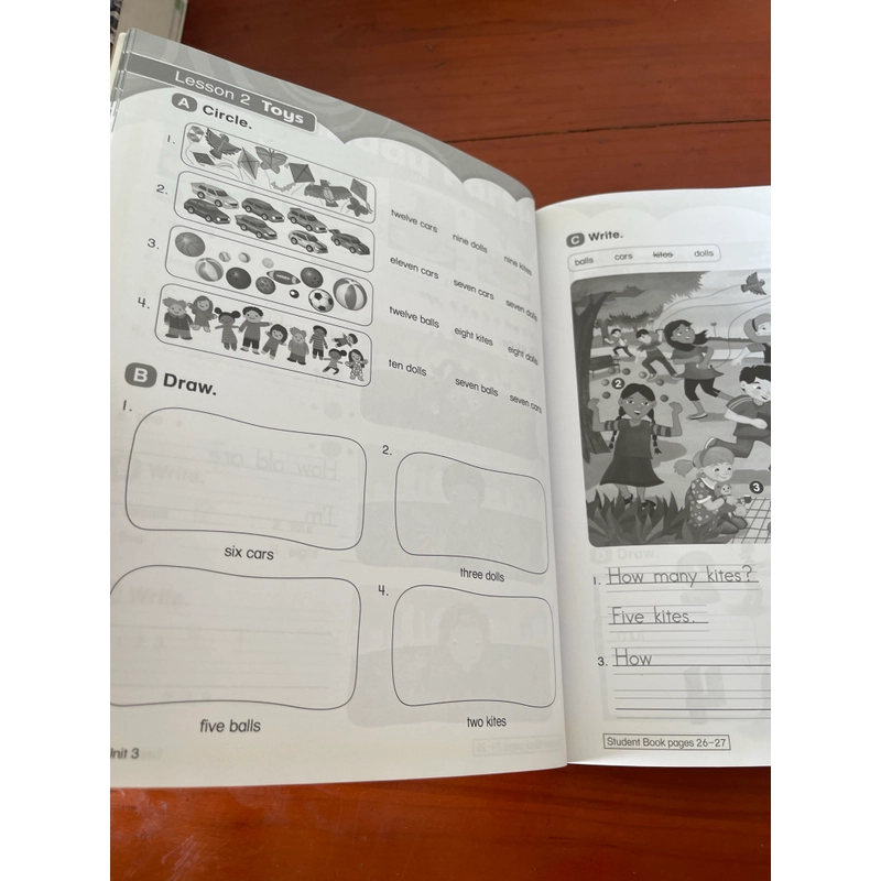 HỌC TIẾNG ANH Everybody up workbook 1 539341