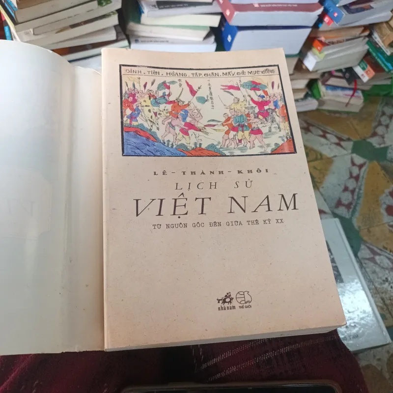 Lịch Sử Việt Nam Bằng Tranh - Lê Thành Khôi 970587
