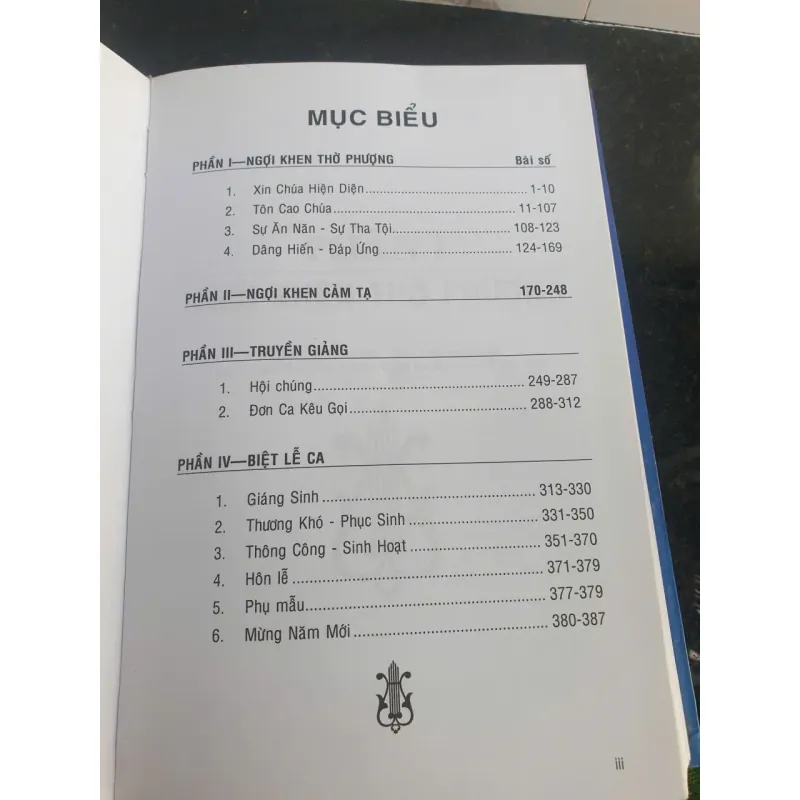 Tôn Vinh Chúa Hằng Hữu - Tuyển Tập Các Bài Thánh Ca 692678