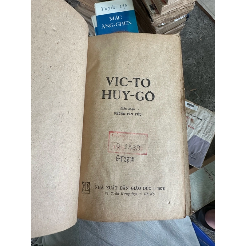 Vic-to Huy-gô 519102