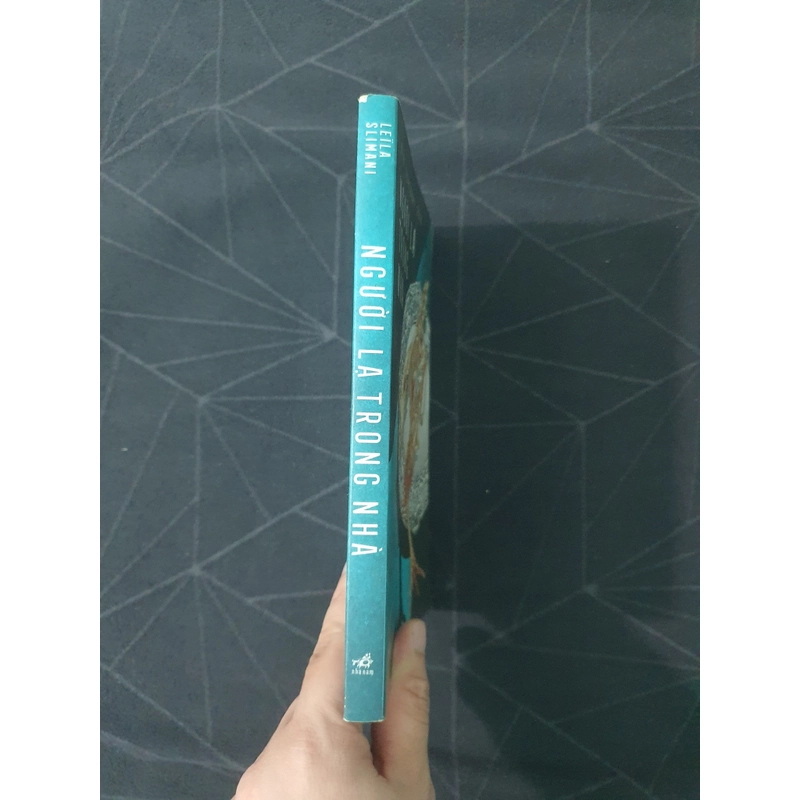 "Người lạ trong nhà" - Leila Slimani 472180