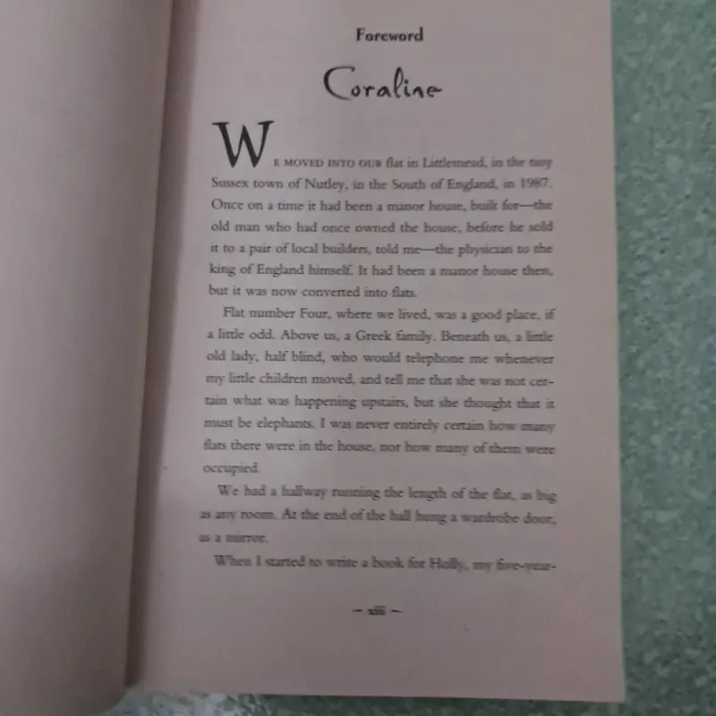Coraline của neil gaiman 996779