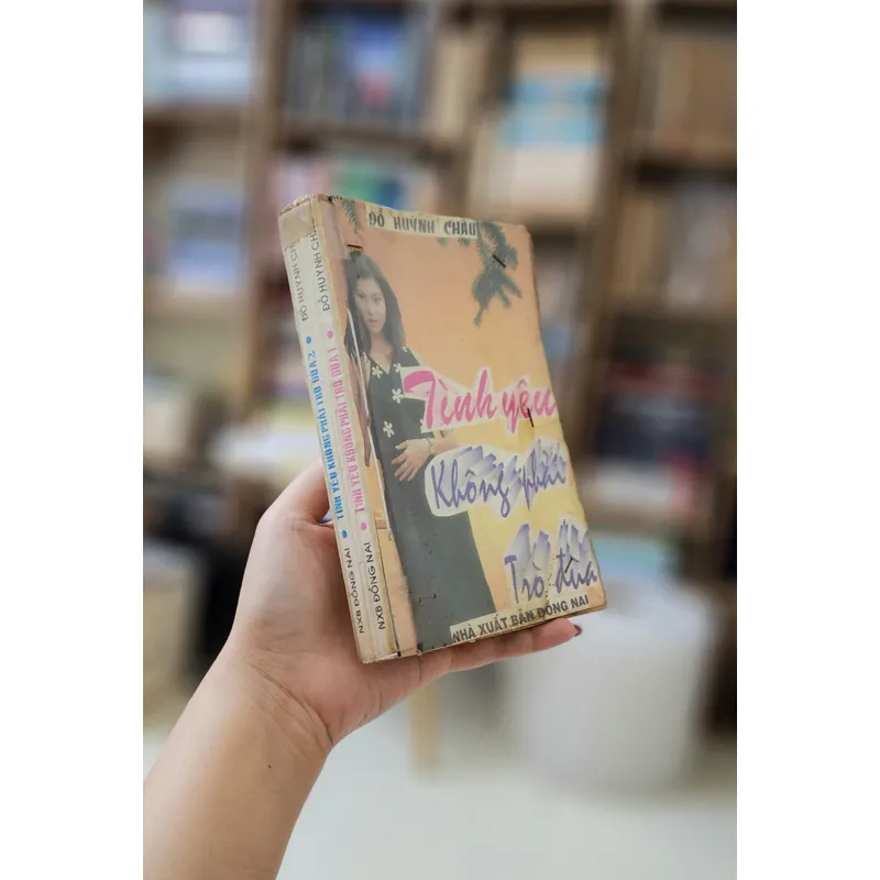 Tiểu thuyết lãng mạn Việt Nam của tác giả Đỗ Huỳnh Châu: TÌNH YÊU KHÔNG PHẢI TRÒ ĐÙA 703536