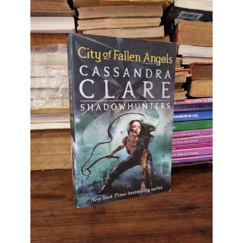 CITY OF FALLEN ANGELS : Book 4 - Casandra Clare 174867