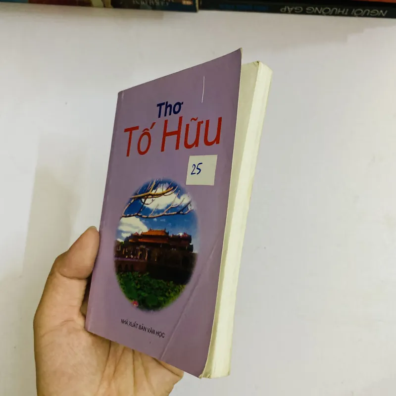 Thơ Tố Hữu - bản nhỏ bỏ túi 1044882