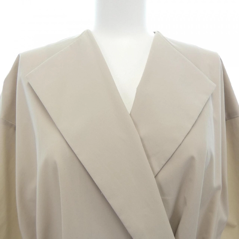 【Mã giảm giá】Áo khoác TIARA 639290