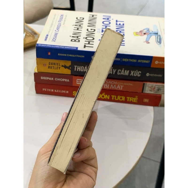 Nghệ thuật lắng nghe trong giao tiếp -Dale Carnegie 740414