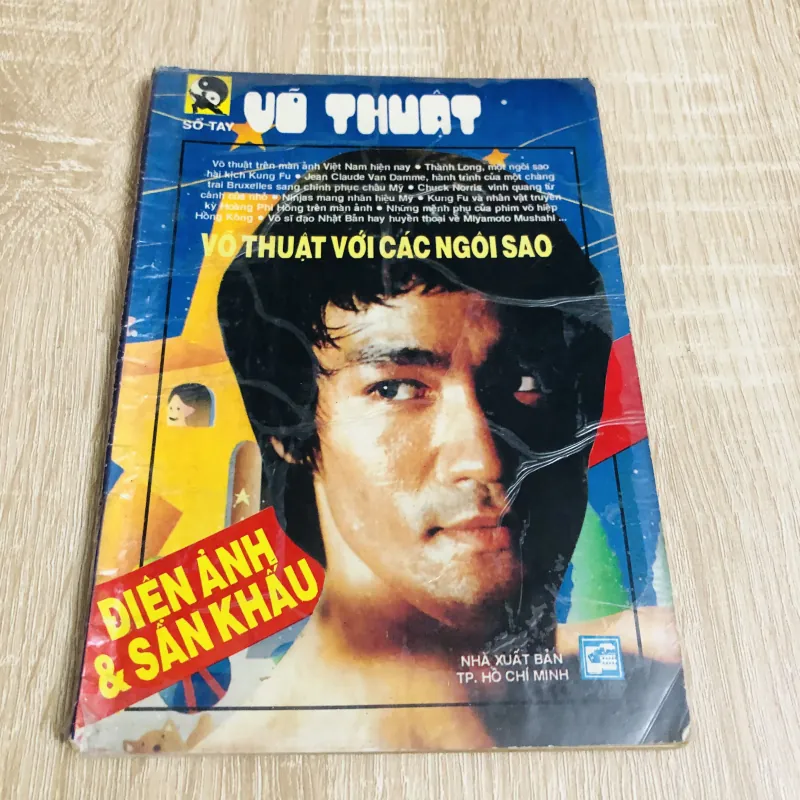 SỔ TAY VÕ THUẬT VÕ THUẬT VỚI CÁC NGÔI SAO 297666