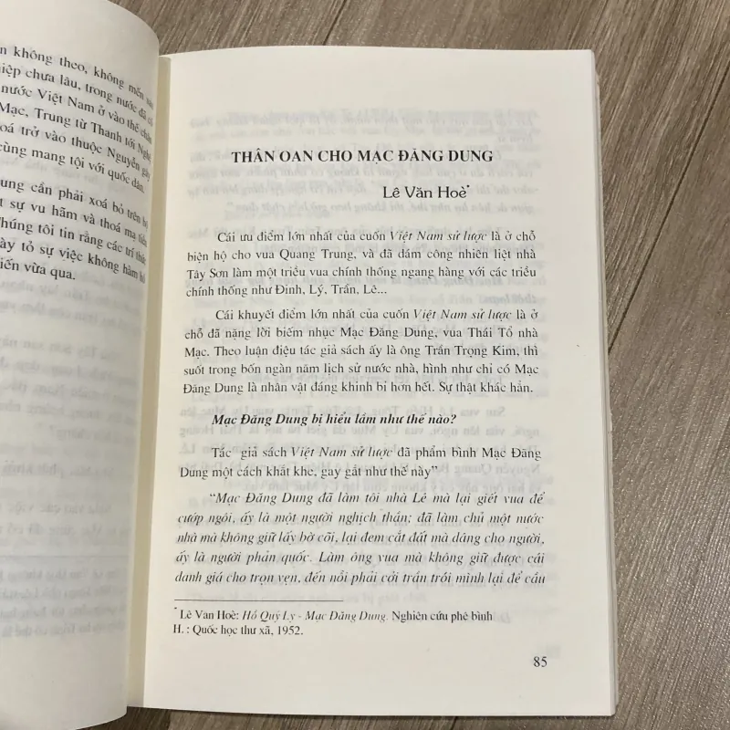 MẠC ĐĂNG DUNG VÀ VƯƠNG TRIỀU MẠC (XB 2000) 1028990