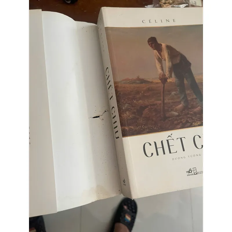 Chết Chịu - Céline, mới 80% (Áo bìa rách 1 đường, Có vết ẩm nhỏ góc dưới, Ruột đẹp) (Hoi) 559107