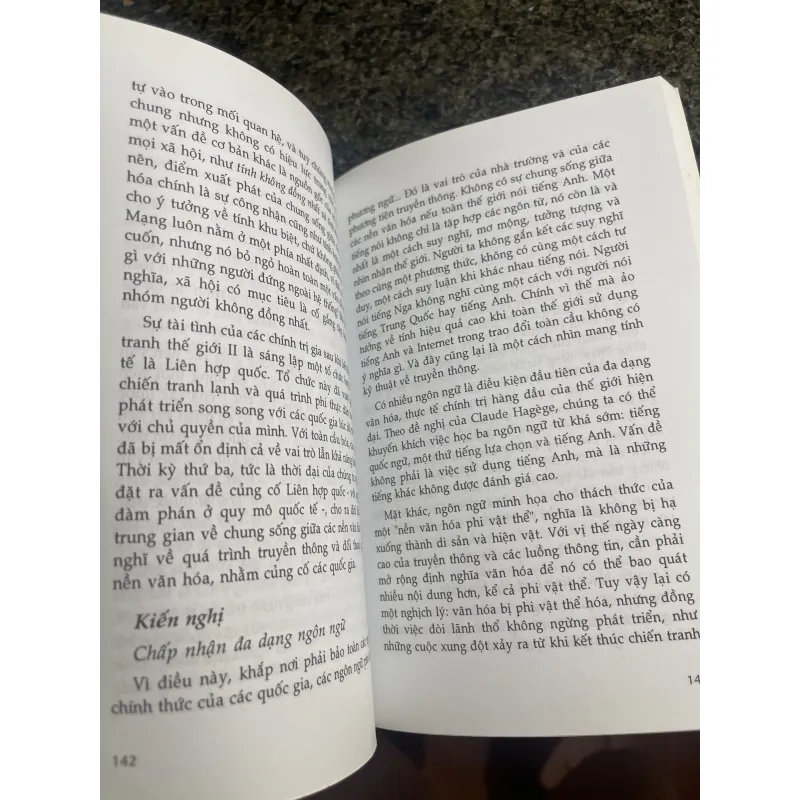 Toàn cầu hoá văn hoá Dominique Wolton 784234