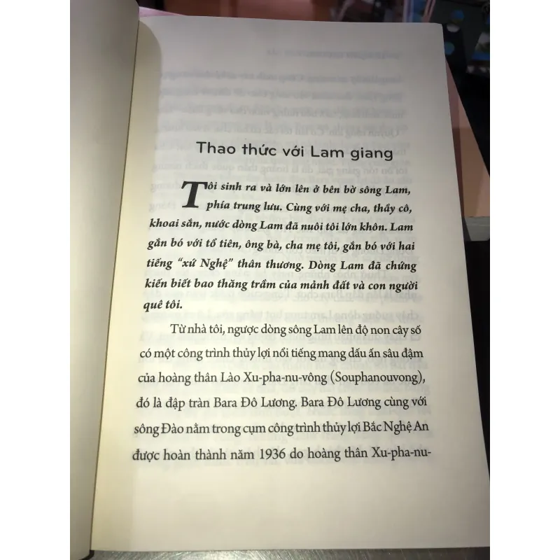 Sắc bàng vuông trên phố - Lê Mạnh Thường  1007090