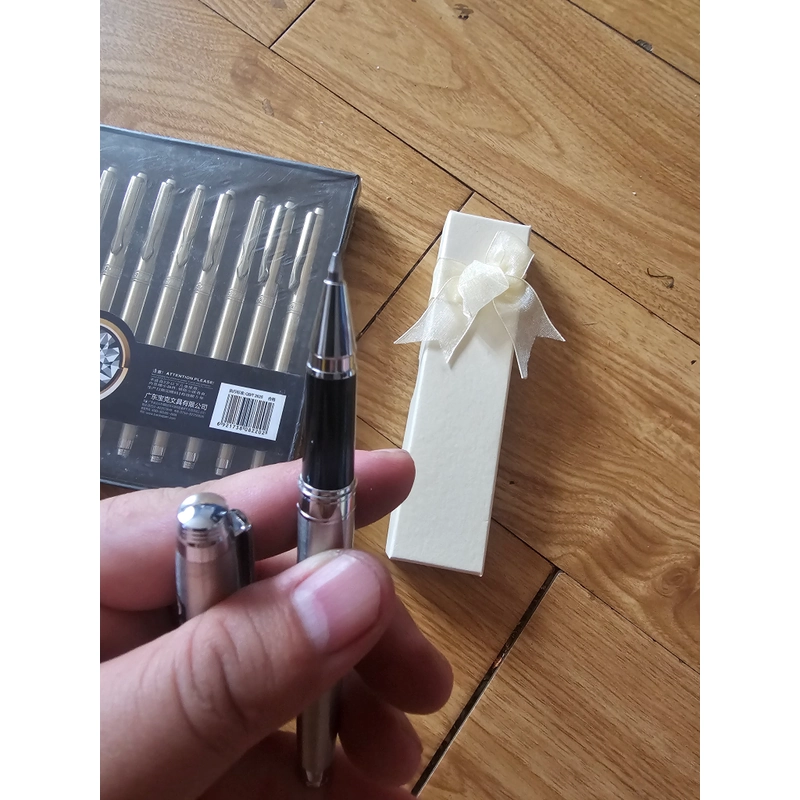 Combo 01 bút ký tên bằng kim loại + 01 hộp đựng bút như hình chỉ 25k 479536