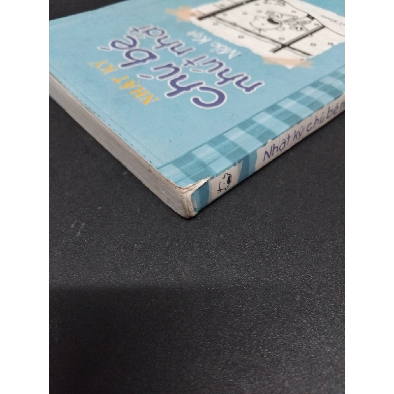 Nhật ký chú bé nhút nhát mắc kẹt Jeff Kinney mới 70% bẩn bìa, ố nhẹ, tróc gáy, tróc bìa, ẩm 2014 HCM.ASB3010 542738