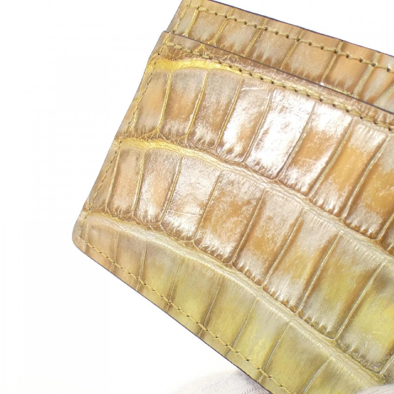 Ví da Louis Vuitton da kỳ lạ 624030