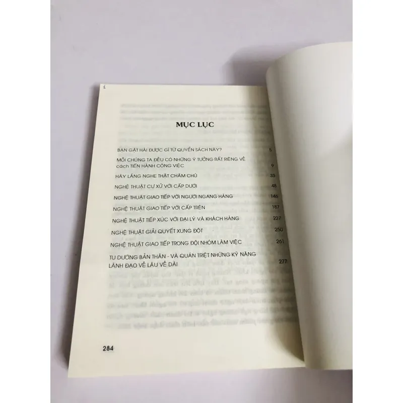 NGHỆ THUẬT GIAO TIẾP HỮU HIỆU NƠI CÔNG SỞ 701960