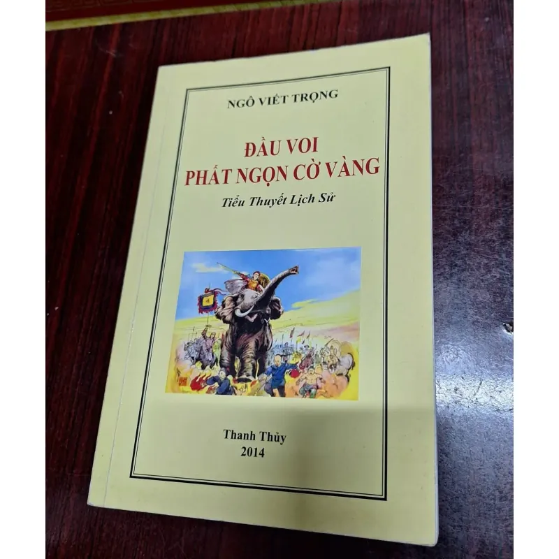 Đầu voi phất ngọn cờ vàng 1033151