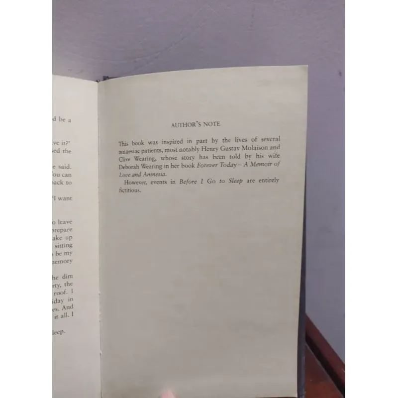 Sách ngoại văn: Before I go to sleep - SJ Watson 689747