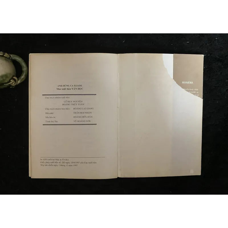 Anh Hùng Ca Iliade" (Tập 2) của Homer, do Hoàng Hữu Đản dịch và giới thiệu.   1029889