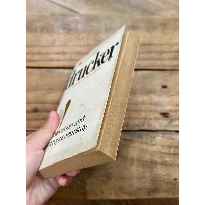 Innovation and Entrepreneurship - Peter F. Drucker 734864