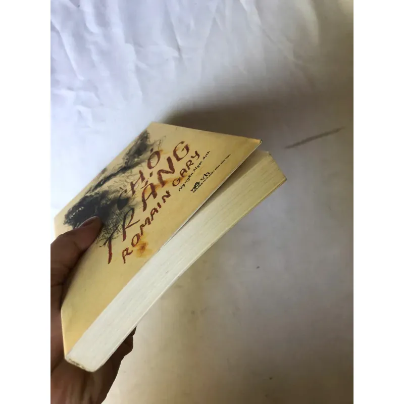 Sách đã qua sử dụng Chó Trắng - Romain Gary 1001923