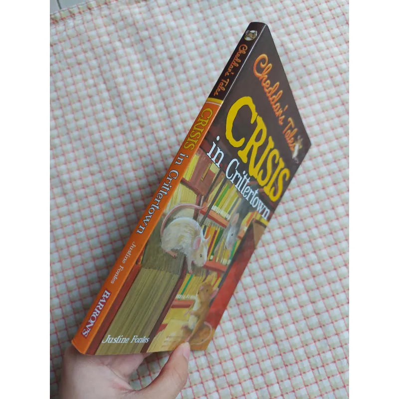 CRISIS IN CRITTERTOWN
(Cheddar’s Tales – Justine Fontes) 974972