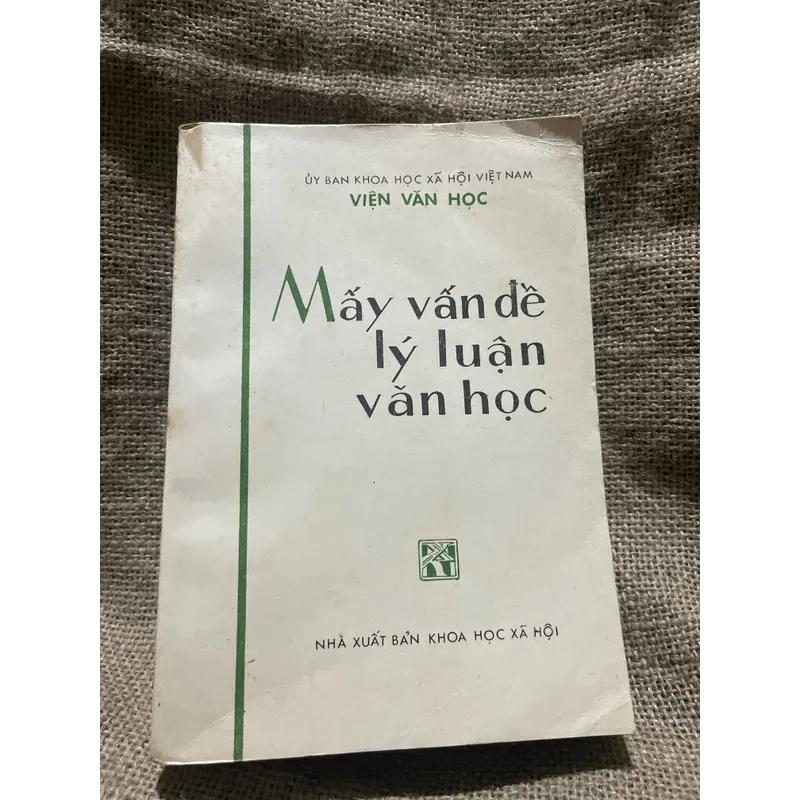 Mấy vấn đề lý luận văn học - 1976  711868