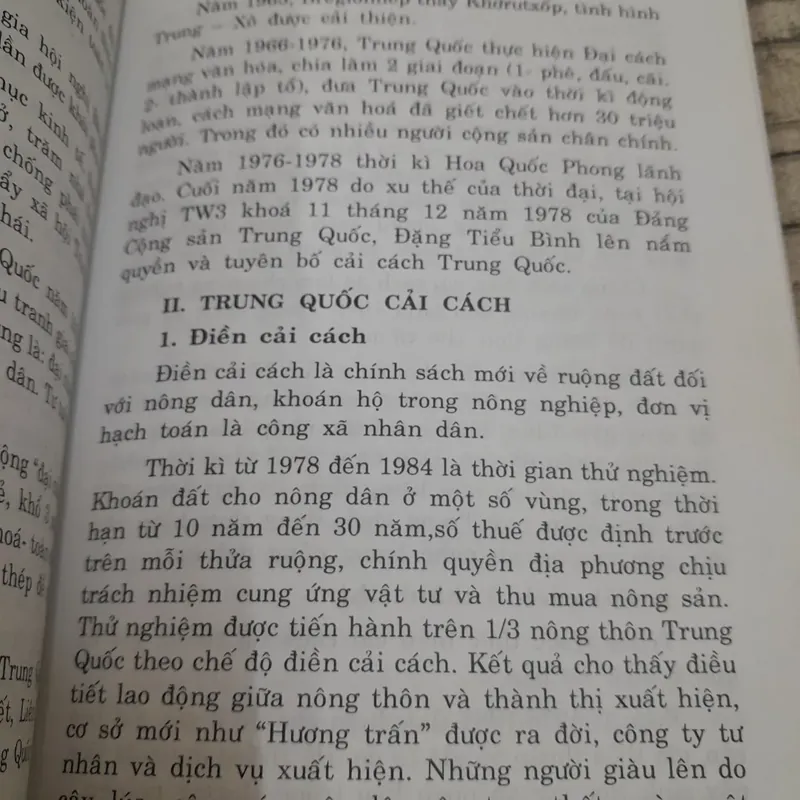 Một số vấn đề Quan hệ Quốc tế trong giai đoạn hiện nay. Chủ biên Thạc sỹ Vũ Quang Đản. 697502