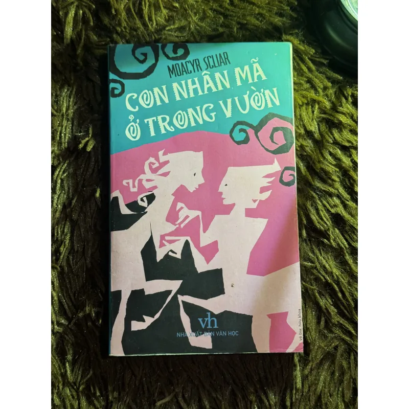 Con nhân mã trong vườn 1022211