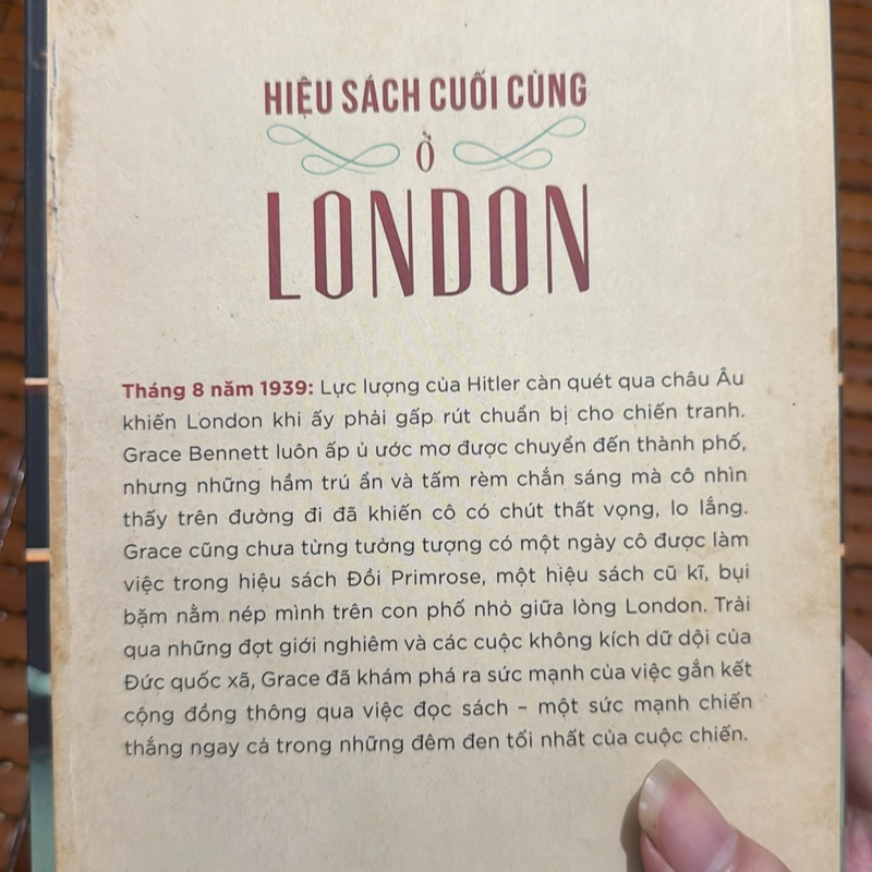 Hiệu sách cuối cùng ở London - Madeline Martin 532304