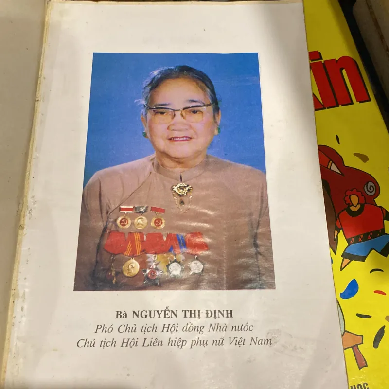 NỮ CHIẾN SĨ RỪNG DỪA, Truyện ký về những năm tháng hoạt động của đồng chí Nguyễn Thị Định 760249