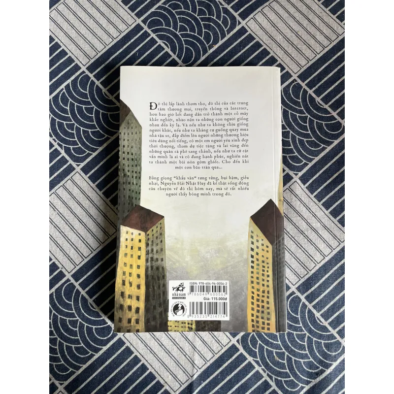 Tôi ngồi đây chờ cơn bão tới - Nguyễn Hải Nhật Huy - gần như mới 735828