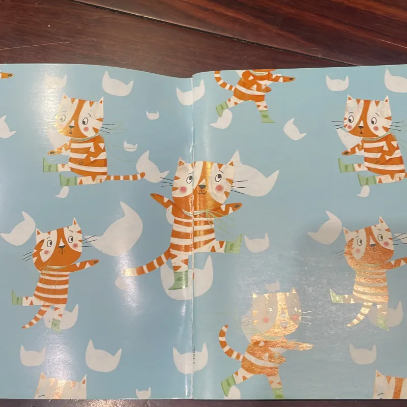 THỎ CON TRỐN ĐÂU NHỈ - hộp háo hức / sách song ngữ  1028153