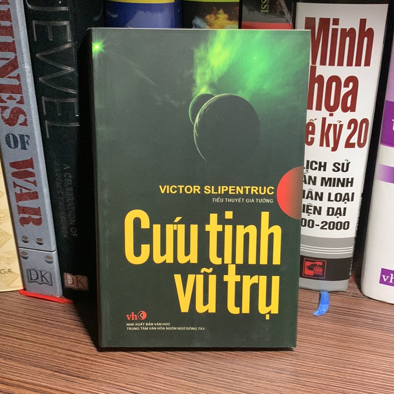 Vị Cứu Tinh Trẻ Tuổi- Victor Slipentruc- Mới 90%, giá bìa 150k 154764