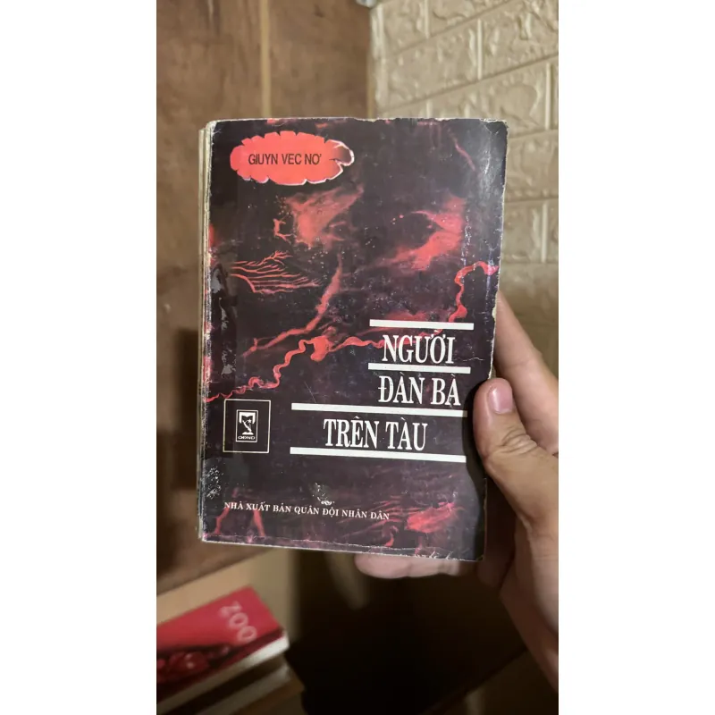 Người đàn bà trên tàu 721110