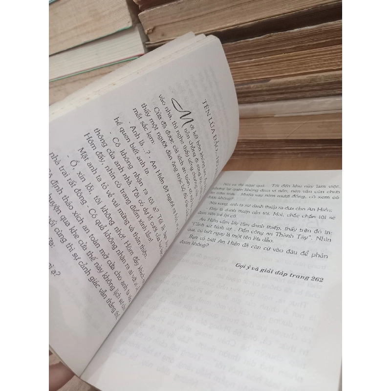 IQ phá án: Áo phông in hình mèo đen - Phượng Nga, Tân Quỳnh biên soạn 994473