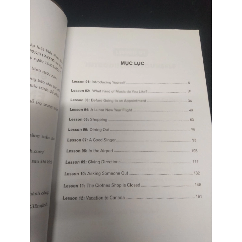 Giáo trình ENG Breaking - Giáo trình tiếng Anh 2018 mới 90% bẩn bìa HCM0905 giáo trình ngoại ngữ 914295