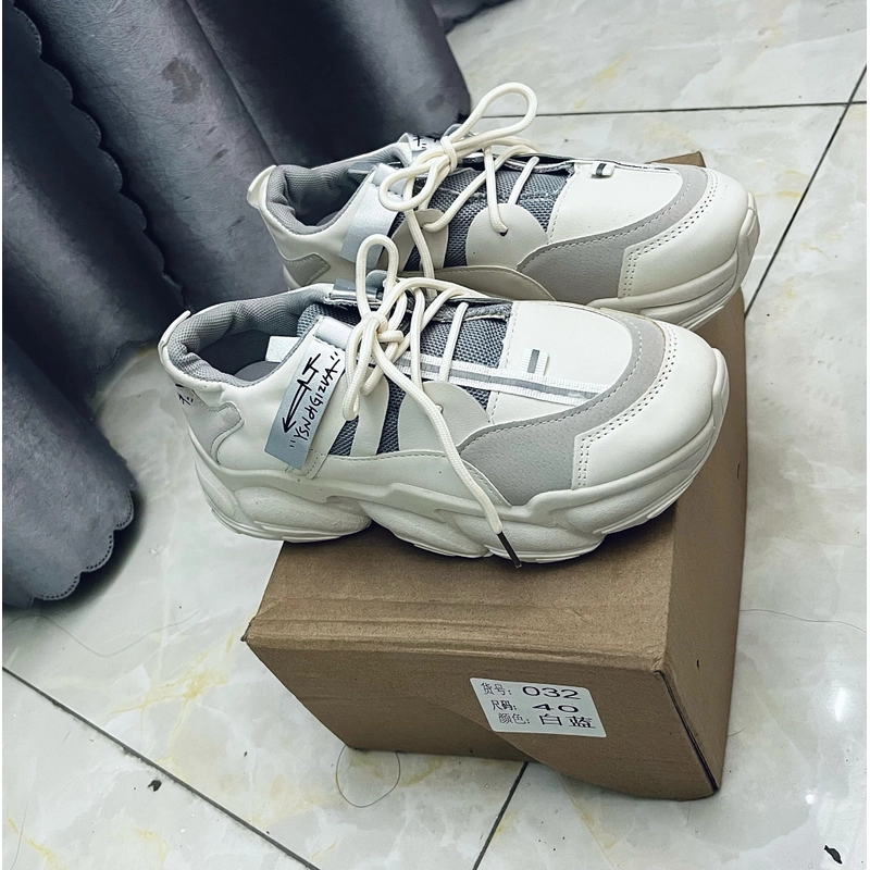 Giày sneaker nữ thời trang màu trắng mới  536801