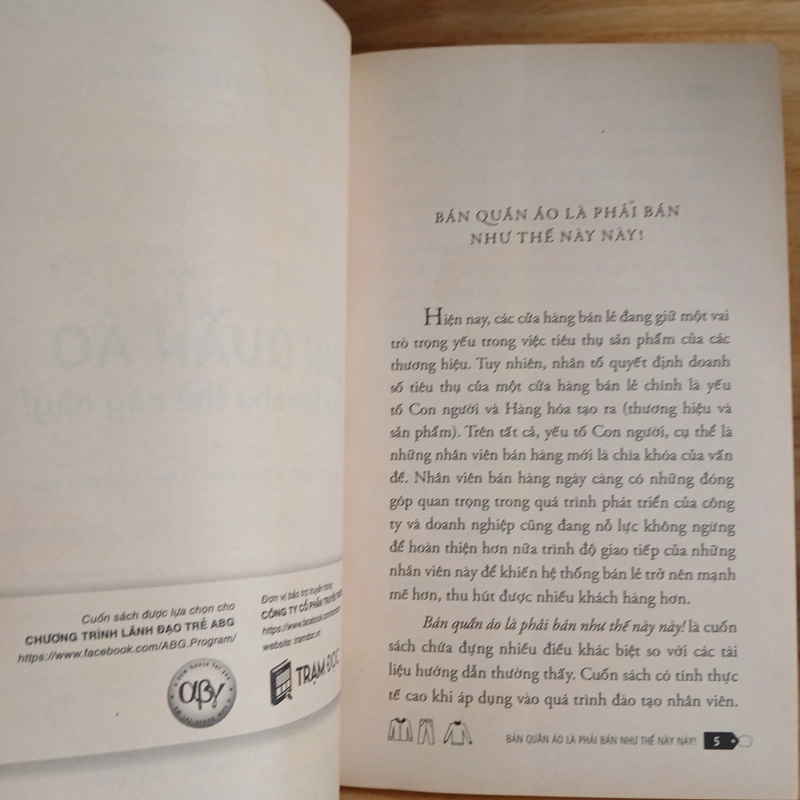Bán Quần Áo Là Phải Bán Như Thế Này Này - Anpha Books biên soạn 507385