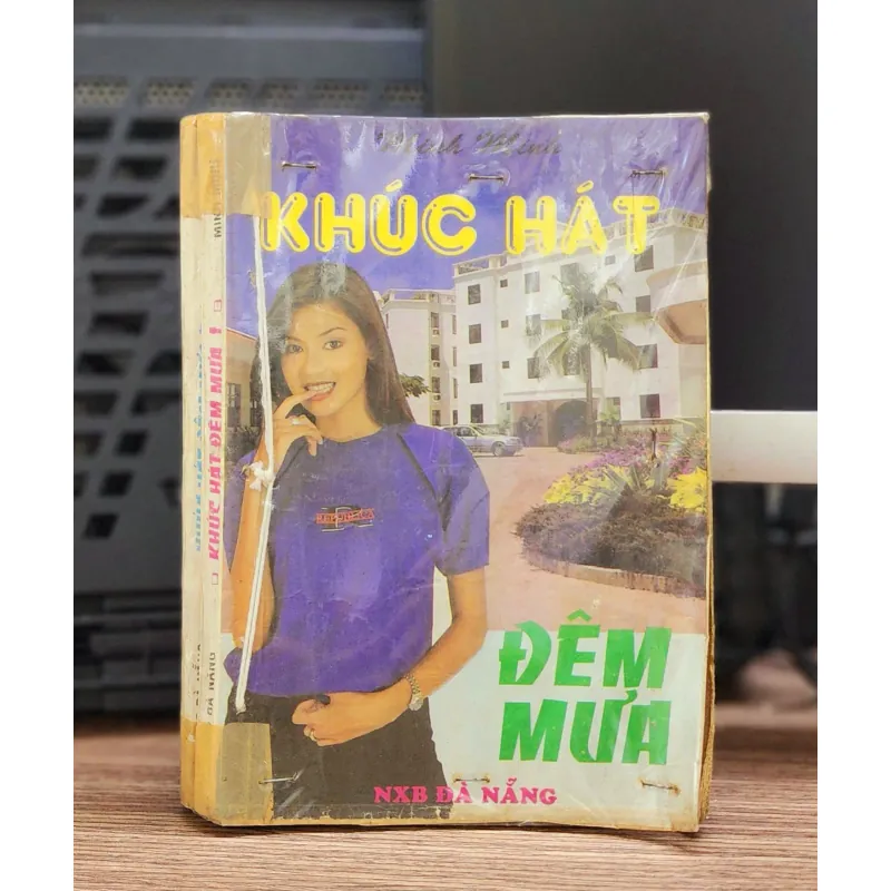 Tiểu thuyết lãng mạn Việt Nam KHÚC HÁT ĐÊM MƯA (Minh Minh) 782307