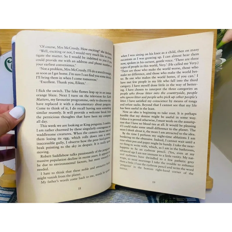 [Sách tiếng Anh 2hand] Like new 90% - 🐧 Away with the Penguins – Hazel Prior ❄️ 796741