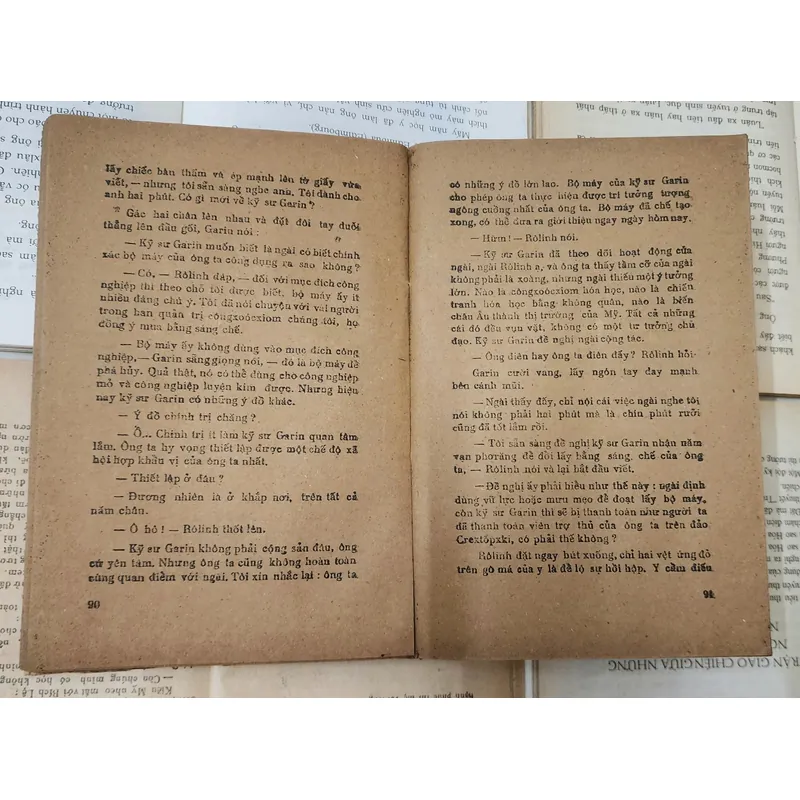 Tiểu thuyết: TIA CHIẾU KHỦNG KHIẾP CỦA KỸ SƯ GARIN, tác giả Aleksey N. Tolstoy  706236