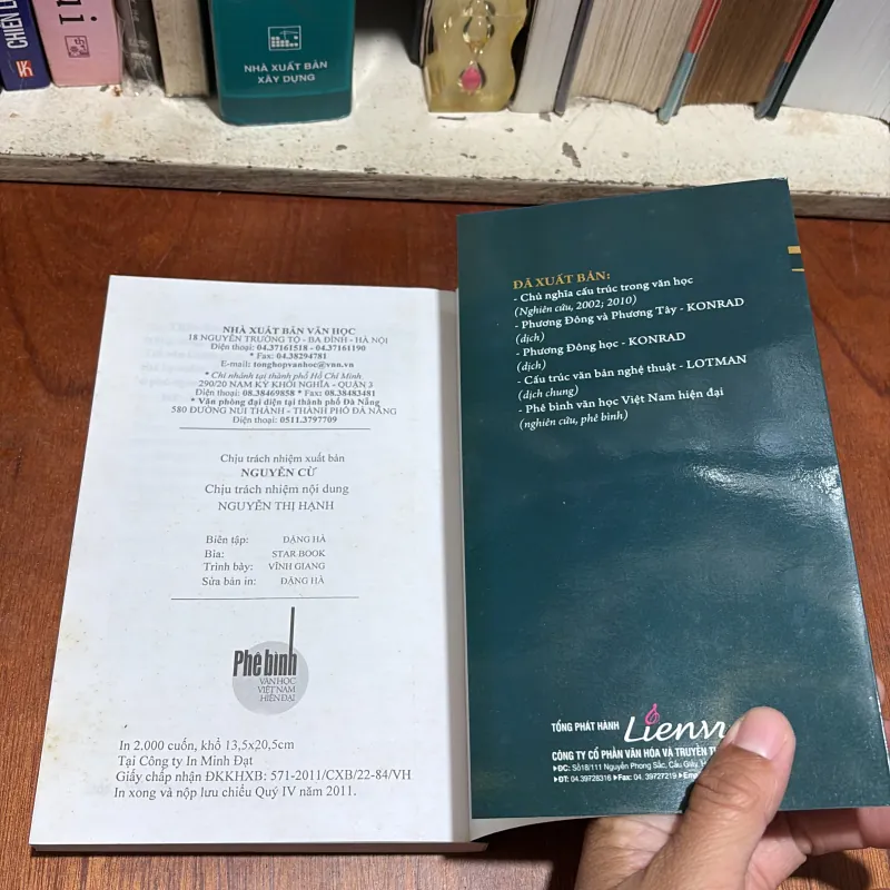 II Phê Bình Văn Học Việt Nam Hiện Đại - Trịnh Bá Đĩnh - 2011 907602