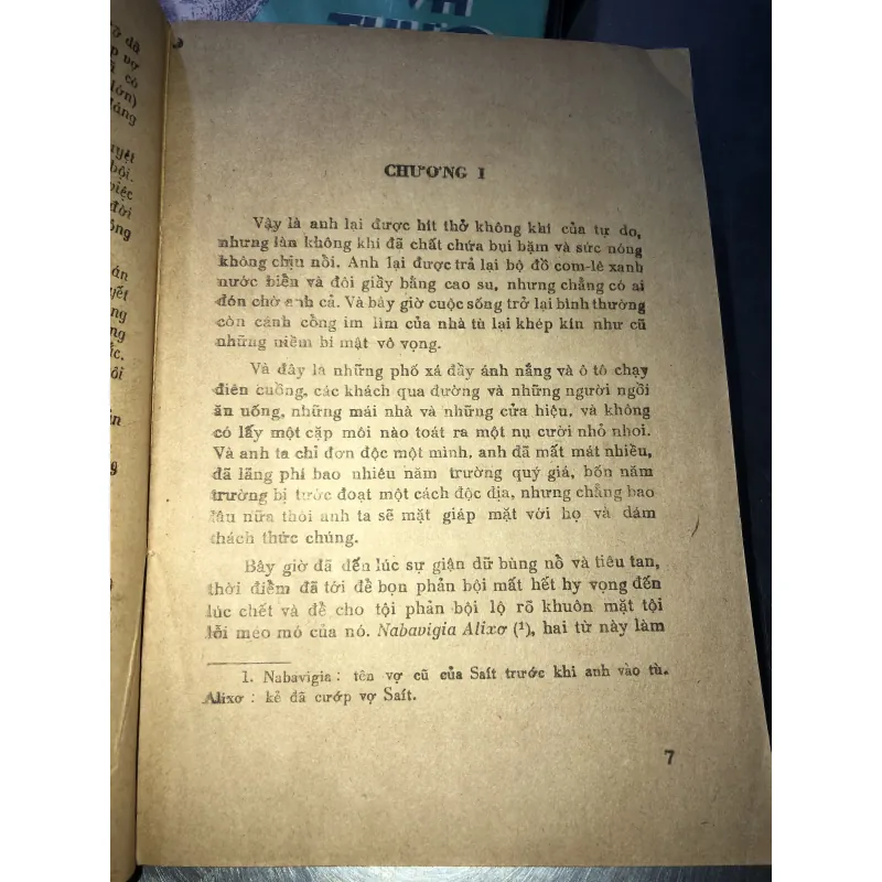Tên kẻ cắp và những con chó - Naguib Mahfouz 797800