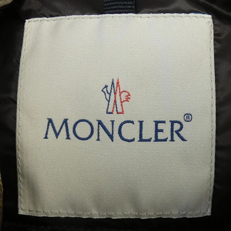 Áo khoác lông vũ MONCLER 642622