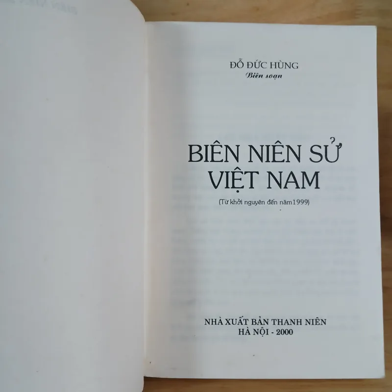 Biên Niên Sử Việt Nam & Tóm Tắt Niên Biểu Lịch Sử Việt Nam (2 Cuốn) 695489
