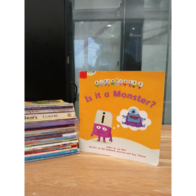 Alphablocks: Is it a Monster? - Joe Elliot & Neil Sutherland 543908