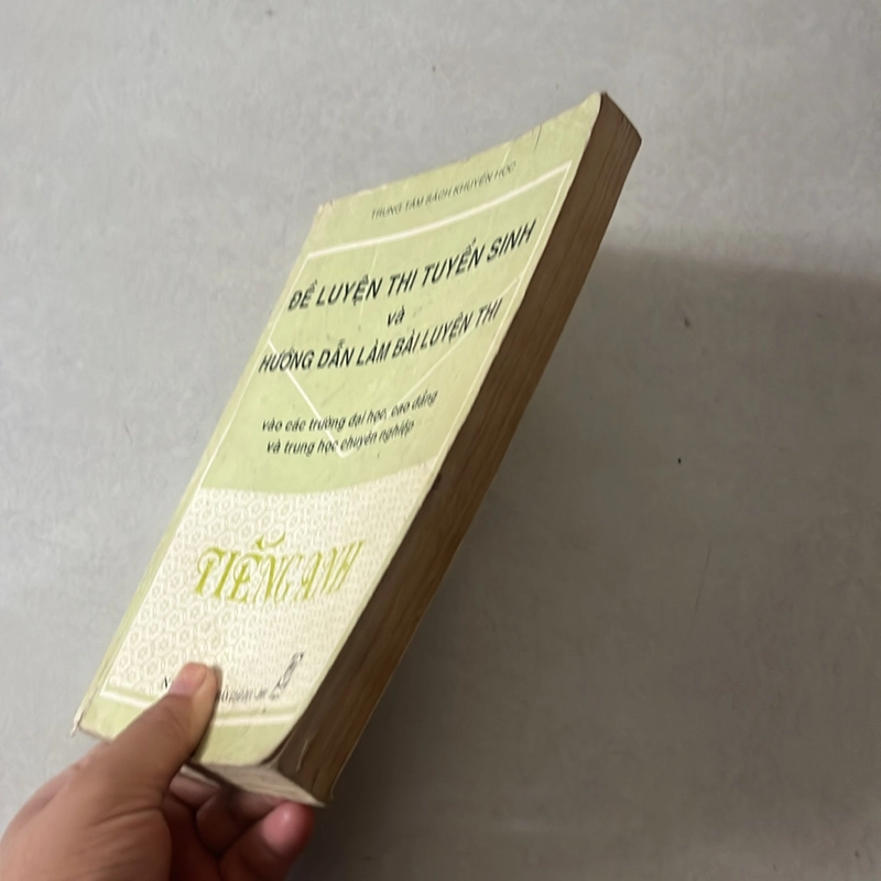 Đề luyện thi tuyển sinh và Hướng dẫn làm bài luyện thi Tiếng Anh 518011