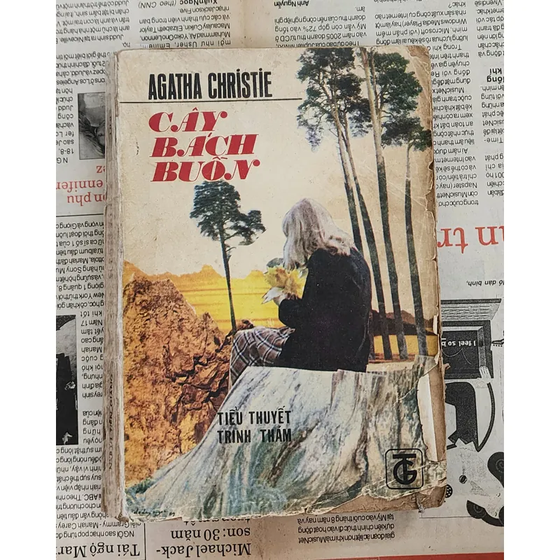 Trinh thám cổ điển của Agatha Christie: CÂY BÁCH BUỒN 711536